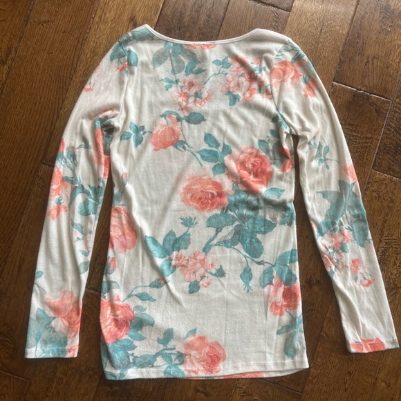 Soft Floral Long Sleeve | Kirra Large (Juniors/Teens/Kids) - Picture 4 of 6